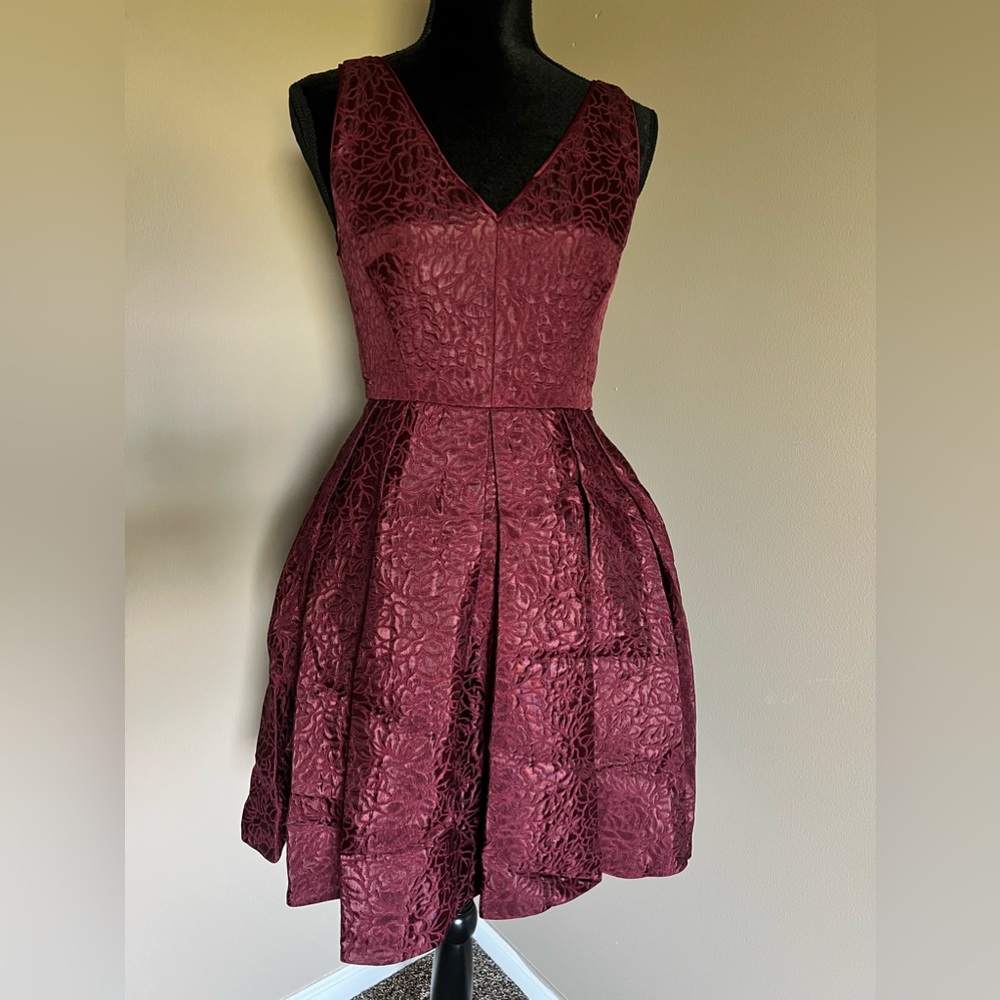 NWT Erin Cocktail Dress in size 4